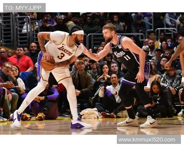 浓眉36+15+8小萨6犯离场 湖人赛季横扫国王